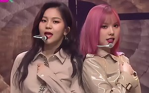 GFriend - Labyrinth + Crossroads (200207 KBS Music Bank)