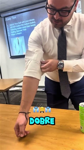 como dobrar as mangas de jeito fácil #curiosidade