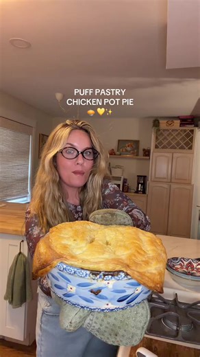 Delicious Chicken Pot Pie with Puff Pastry