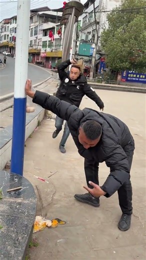 Hahaha the LoL friend 🤣 #funny #hilarious #haha #lol #humor #epic