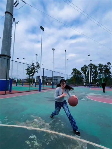 Girls' Basketball: Skills and Techniques for Success