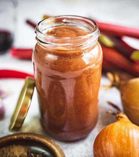 Rhubarb ketchup recipe / Riverford