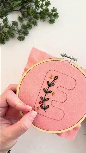 Let’s make our Felt Alphabet Decorations step-by-step!