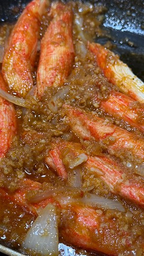 Joedy Tran on Instagram: "The viral Sam’s Club crab leg…… it’s imitation so don’t expect it to taste like the real crab legs. Some of ya might say eww but I don’t give a damn what ya think. Go eat your potatoes salad with raisins. It’s good but I wouldn’t say it tastes like crab leg. Hidden in all that seasoning makes it taste better. Would I make it again? Yes, I would cause it come in 2 bag. What the hell I’m gonna do with the other bag? This would be good if pour over some garlic noodles. #nu