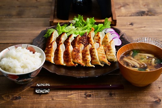 餃子に合う献立レシピ！副菜やスープなど絶品の付け合わせをご紹介 | デリッシュキッチン