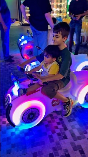 خلودة وكموتة ركبوا سيارة بتضوي😮