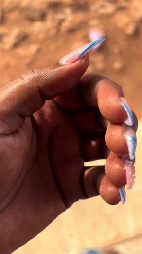 Vidéos de Mme Vanessa (@eehvanessa) avec son original - ADARAPH TV