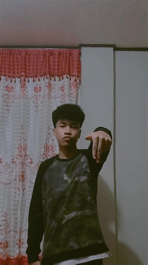 Gang sign lang pala e basic HAHAHAHA #fyp #funny #meme