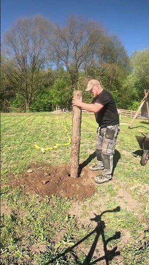 A simple way to make a SlackLine in the garden. #slackline #diy