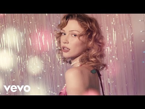 Mollie Elizabeth - Vegas Venetian (Official Music Video)