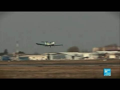 Electric plane (E-Fan) takes off in France