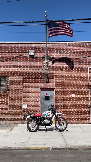 Original 1985 BMW R80GS Paris Dakar startup #bmw #r80 #bmwr80 #bmwr80gs #bmwr80gsparisdakar #bmwr80gspd #parisdakar #gastonrahier #moto #bikelife #biketok #motocross #bimmerboy #retrobike #bmwmotorsport #bmwlife #bmwlifestyle #caferacer #caferacersoftiktok #bmwgs #fyp #foryoupage #targetaudience