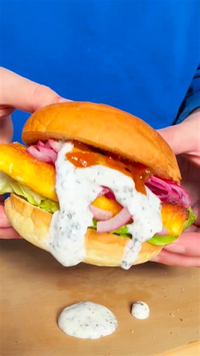 The proof is in the paneer Crispy Spiced Paneer Burger 👇 1 tbsp Cornflour 0.5 tbsp Curry powder 2 Brioche style buns, lightly toasted 80g Natural yoghurt 200g Paneer 20g Mango chutney 20g Mint sauce 15ml Cider vinegar 1 Gem lettuce 1 Red onion, finely sliced 1 tsp Sugar Combine your cider vinegar and sugar in a bowl with the sliced onion and set aside – this is your quick-pickled onion Combine your natural yoghurt and mint sauce in a bowl – this is your mint yoghurt Slice your paneer in half, l