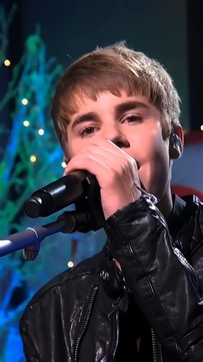 beliebers on Instagram: "My favorite season of all 🎄"