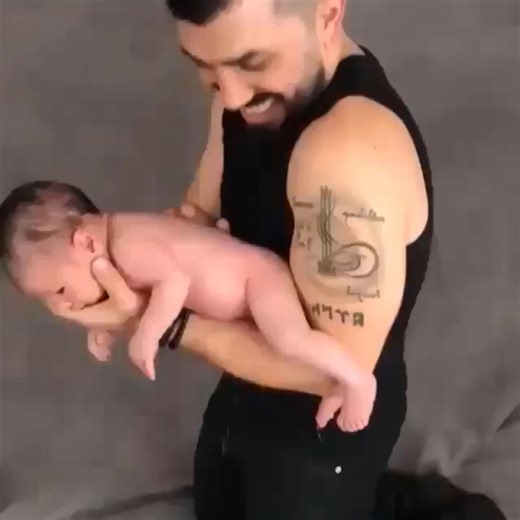 439K views · 18K reactions | Newborn Baby When Take A Photo Behind The Scenes | True Crime & Makeup | Facebook