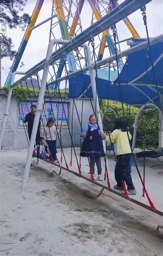 Giant Swing Challenge: All Swinging the Same Way!