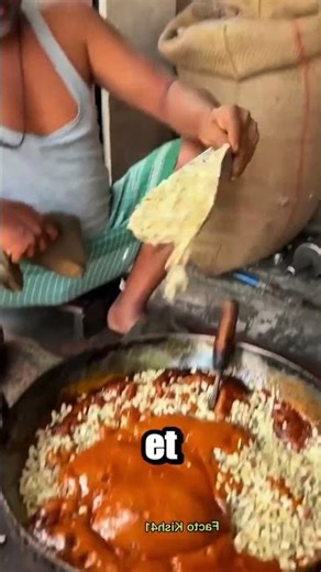 The handcrafted production of Indian chikki