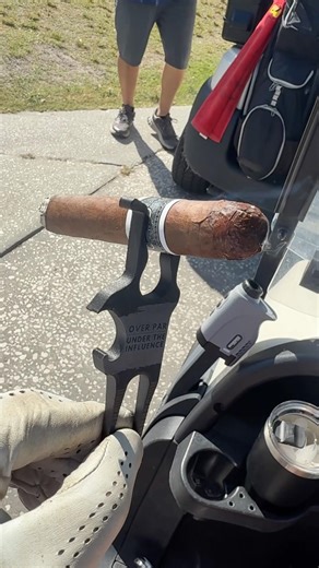 Golf time 🍻😮‍💨⛳️ #gimme #beer #cigar #golf