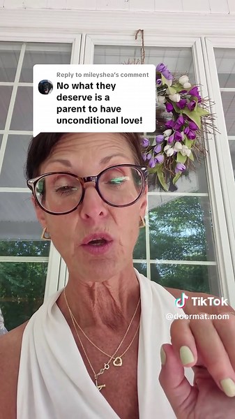 Navigating Estranged Family Relationships with Love