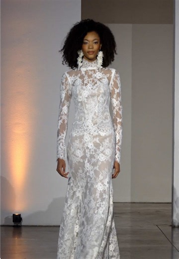 Lihi Hod Runway Show, New York Bridal Fashion Week. SS27.⁠ ✨⁠ ⁠ UNVEILED is a collection for the bride who understands that the most powerful beauty is the kind that comes from within. Romantic yet precise. Feminine yet assured. Seventeen gowns. One runway. A designer trained at Dior, now speaking a language entirely her own.⁠ ⁠ Silk Mikado sculpted into ball gowns, Soutache lace shaped into mermaid silhouettes, hand-applied pearls placed one by one. All of it built toward this room. Lihi Hod’s 