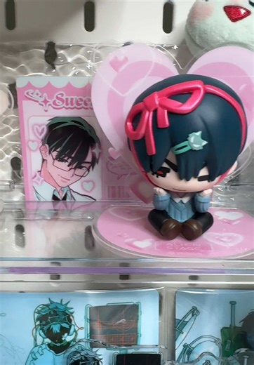 Alien Stage: Discover Unique Art Toys Collection