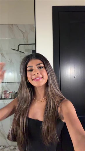 sim (@ssimryn)’s videos with Flashing Lights - Kanye West