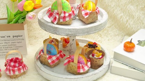 12 PCS Mini Woven Wooden Baskets with Handles Includes 20 Red Plaid Napkins Mini Dollhouse Wood Chip Baskets Tiny Flower Candy Container for Wedding Party Favors Tree Hanging Ornaments