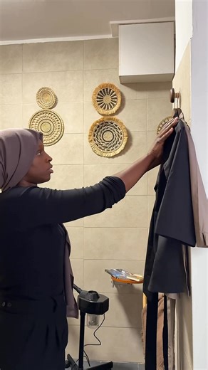 C'est reparti ! L'Afrique En Beauté reprend vie à l'Institut Venez (re) découvrir notre univers. Gommage, exfoliation, soins du visage, rituels africains... tout pour sublimer votre peau et révéler votre éclat naturel #AfriqueEnBeauté #Institut #Réouverture #BeautéAfricaine #SoinDuCorps #Exfoliation #Gommage #RituelAfricain #BienÊtre #GlowNaturel #MadelnAfrica | Kardiatou Ba