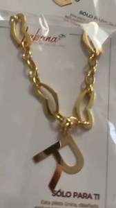 Desde ya pueden conseguir sus piezas favoritas en la tienda y tienen que correr por que del collar “sólo para ti” hay muuuuy pocas disponibles 🙈. Las espero en mi página web www.rasheldiaz.com/labana-shop ❤️🥰. | Rashel Diaz