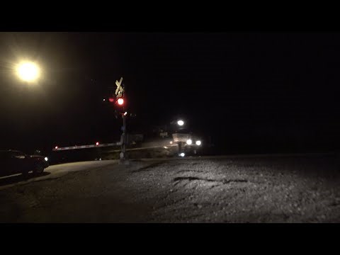 Late Night Railfanning on the NS Pittsburgh Line in Altoona PA