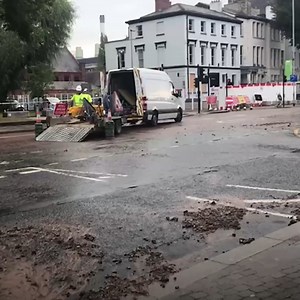 Oxford Road will stay closed for at least a week following flooding chaos | Manchester Evening News