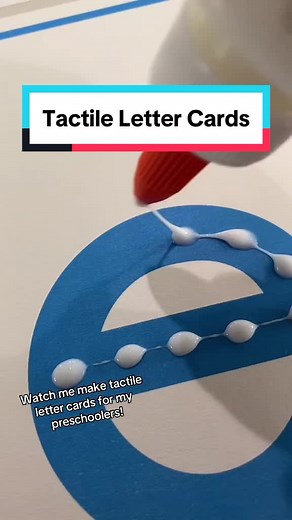Discover how to create tactile letter cards in this practical video! Using just Elmer's glue and letter printouts, I show you how to make each letter interactive and sensory-friendly. As preschoolers trace their fingers over the raised glue dots, they simultaneously learn phonics by vocalizing the sounds—like