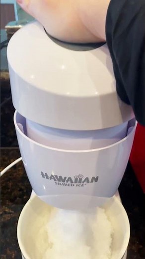 How does the Hawaiian Shaved Ice machine work?