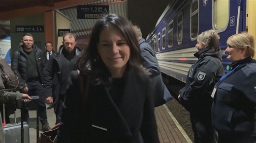 Überraschend in Kiew: Annalena Baerbock drückt Unterstützung für ukrainisches Volk aus