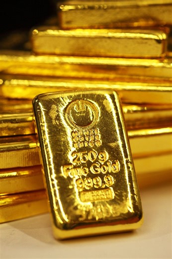 Mussels, Coins and Posting Lines - The Cultural History of Money (2012) | ČSFD.cz