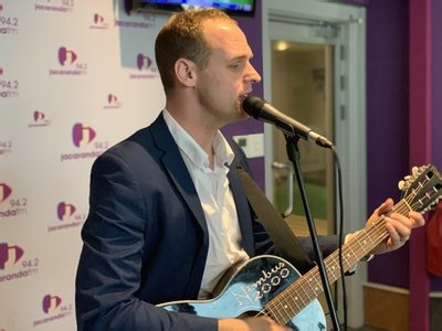 Danie from Spoegwolf performs 'Lenie Blou' on Friday Live for the first time!