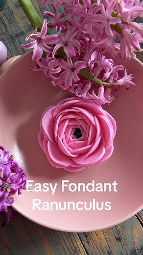Easy Fondant Ranunculus Tutorial | Cake Decorating with Fondant Flowers