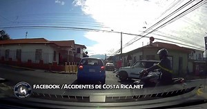 Colision entre vehiculos livianos en Heredia centro. #somosacrnet  ESTE VIDEO LLEGO A TODOS USTEDES GRACIAS A: ❄️ Aire Acondicionado y Refrigeración MFZ Oficial Suministro, instalación, diagnóstico, mantenimientos, reparaciones, traslados y todo para su Aire Acondicionado Domestico, Comercial e Industrial. Contáctenos a Nuestro whats app:  Https://wa.me/50671094483 | Accidentes de Costa Rica.net | Facebook