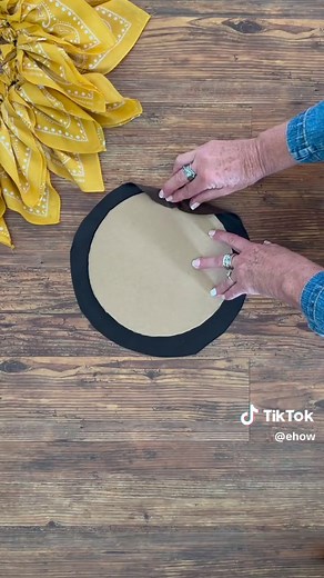 DIY Sunflower Bandana Wreath Tutorial