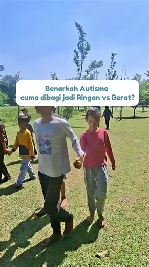 Selama ini banyak orang membayangkan autisme seperti satu garis lurus: Ringan → Sedang → Berat. Penelitian terbaru di Nature Genetics tahun 2025 menganalisis 5.392 individu autistik menggunakan 239 karakteristik perkembangan, perilaku, bahasa, motorik, dan kesehatan mental. Hasilnya? Data tidak membentuk satu kelompok besar. Justru muncul 4 kelompok autisme yang berbeda. 📌 Kelompok 1: Social & Behavioral Challenges (37%) Kesulitan utama berada pada area sosial, emosi, ADHD, kecemasan, dan peril