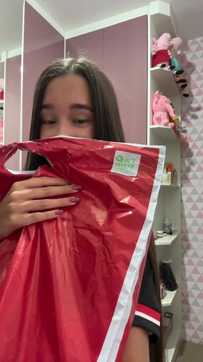 Mostrando minha mochila Puma 2025 para a escola