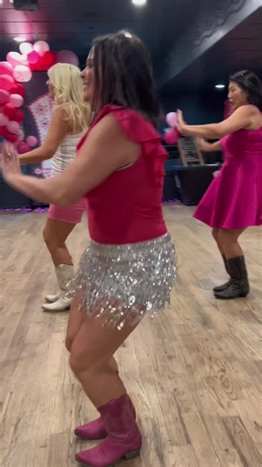 #PinkParty Advanced #BootBoogieBabes @mirandalambert #YallMeansAll #YesQueen #GoQueen #breastcancerawareness💕 #womenempowerment