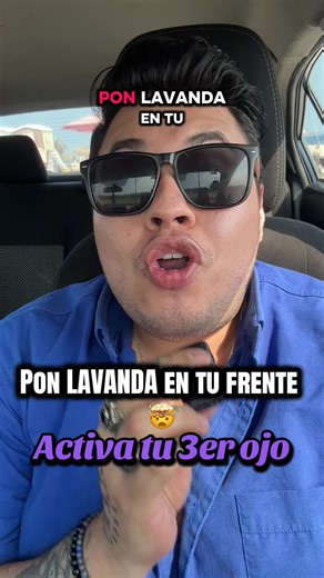 Ten cuidado con este ritual porque es muy fuerte. En este video te comparto un tip para activar el tercer ojo, algo sencillo pero poderoso que, si eres sensible, se siente. La constancia y el respeto a la energía son clave. Si sientes llamados, presión en la frente o mayor percepción después de hacerlo, es normal. Pero recuerda: abrir dones sin guía no siempre es buena idea. 🔮 Comparte este video, ayudas mucho a que llegue a quien lo necesita. ✨ Suscríbete para más contenido de magia y espiritu