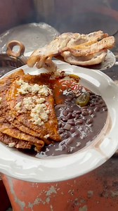 131K views · 2.9K reactions | Así es como se preparan unas deliciosas enchiladas de ajonjolí. Una chulada de la cocina huasteca. ❤️ #cocina #cocinaderancho #huasteca #comidamexicana #saboresdemexico #foodie #food | Huasteca de mi corazón | Facebook