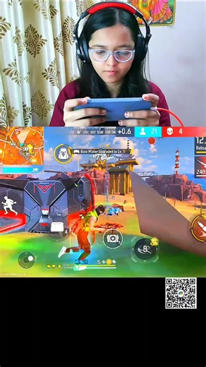 Free Fire : Kalahari Tower 😳 1v4 Girl Live Streamer #freefire #shorts #girlgamer #verticallive