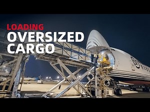 Loading ultra-long cargo through the nose of a Boeing 747
