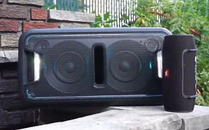 JBL音乐战鼓与SONY GTK-XB7的一次“不公正试音对比”