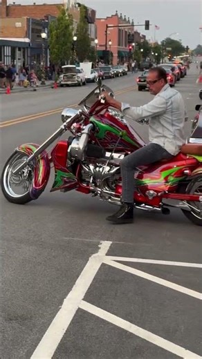 900 HP Supercharged V8 Motorcycle – Absolute Insanity!