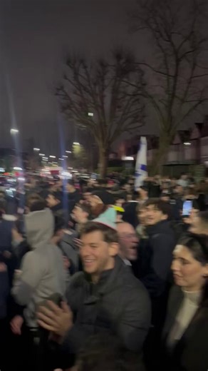 Israelis and Iranians dancing side by side in London in celebration of victory over evil. Our unity against radicalism is stronger than hate. 🇮🇱 | Hananya Naftali