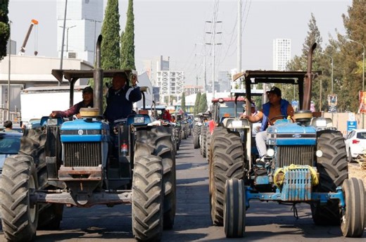 Campesinos logran que el SAT abra la puerta para devolverles impuestos | e-consulta.com